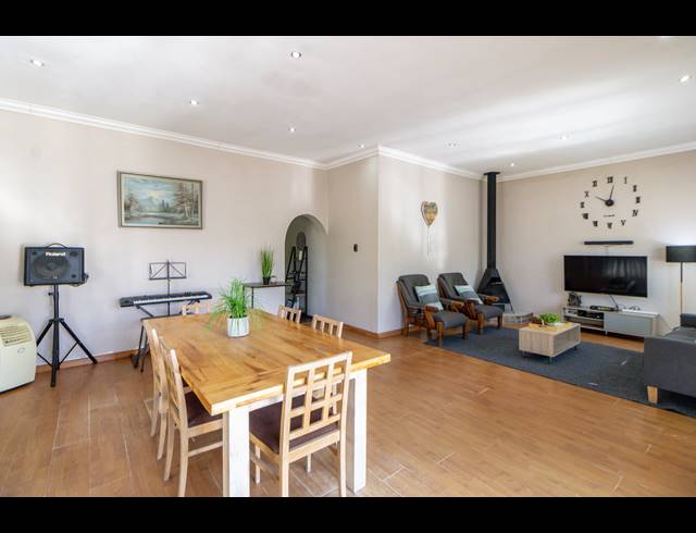3 BEDROOM FREEHOLD SOLD IN PAROW VALLEY